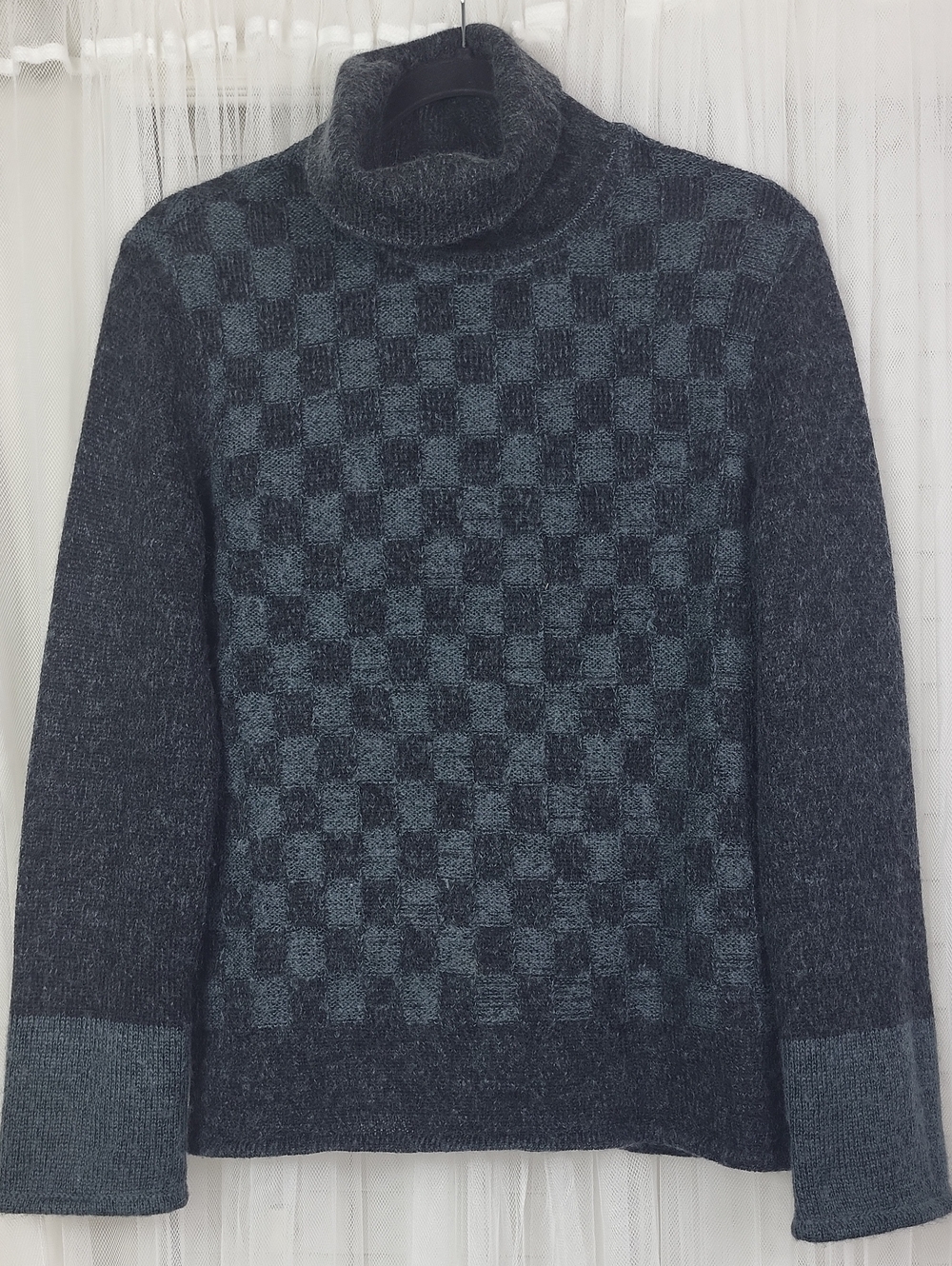 Emanuel Ungaro wool blend Charcoal Fuzzy Turtleneck Sweater. Size M